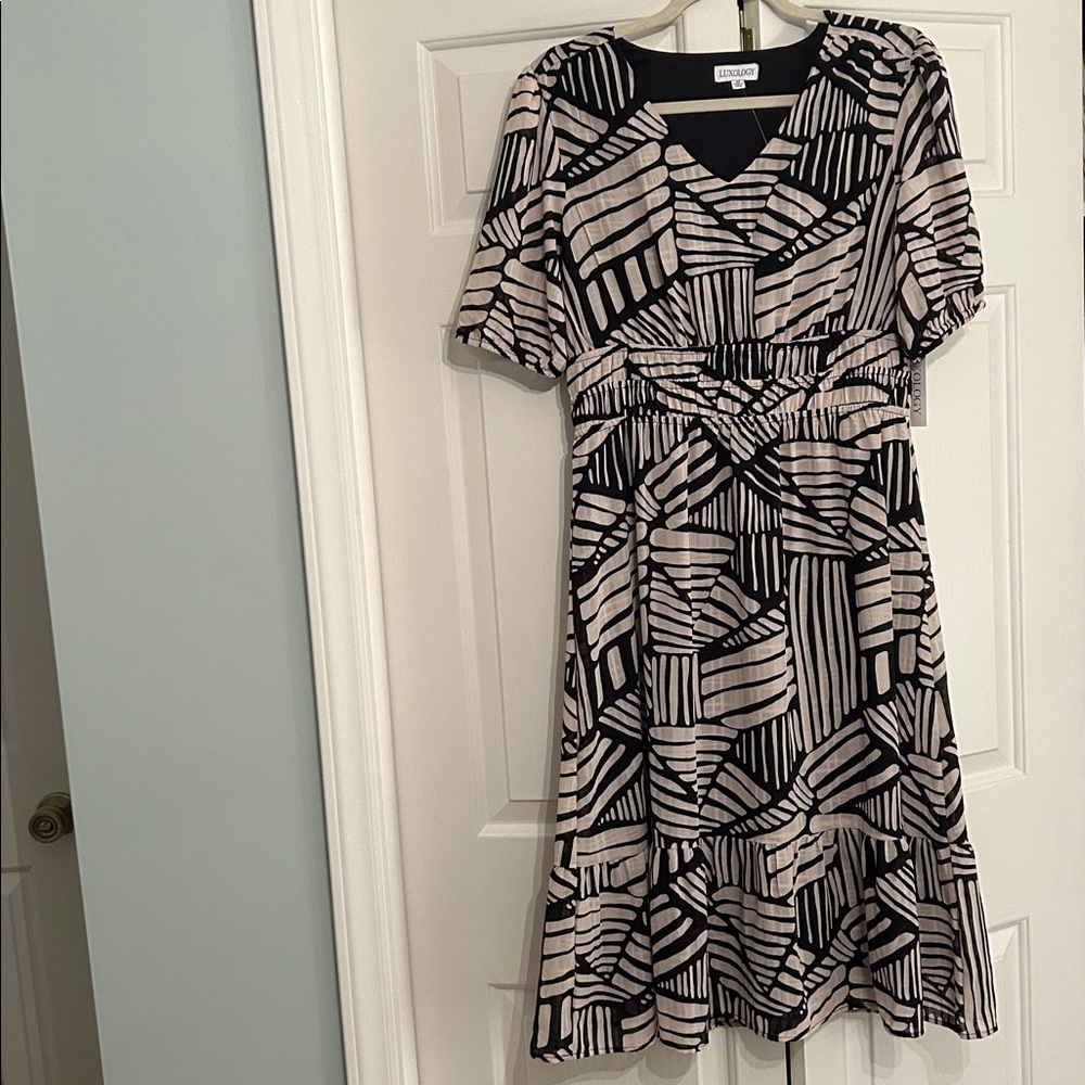 Luxology Black and Cream Patterned Dress